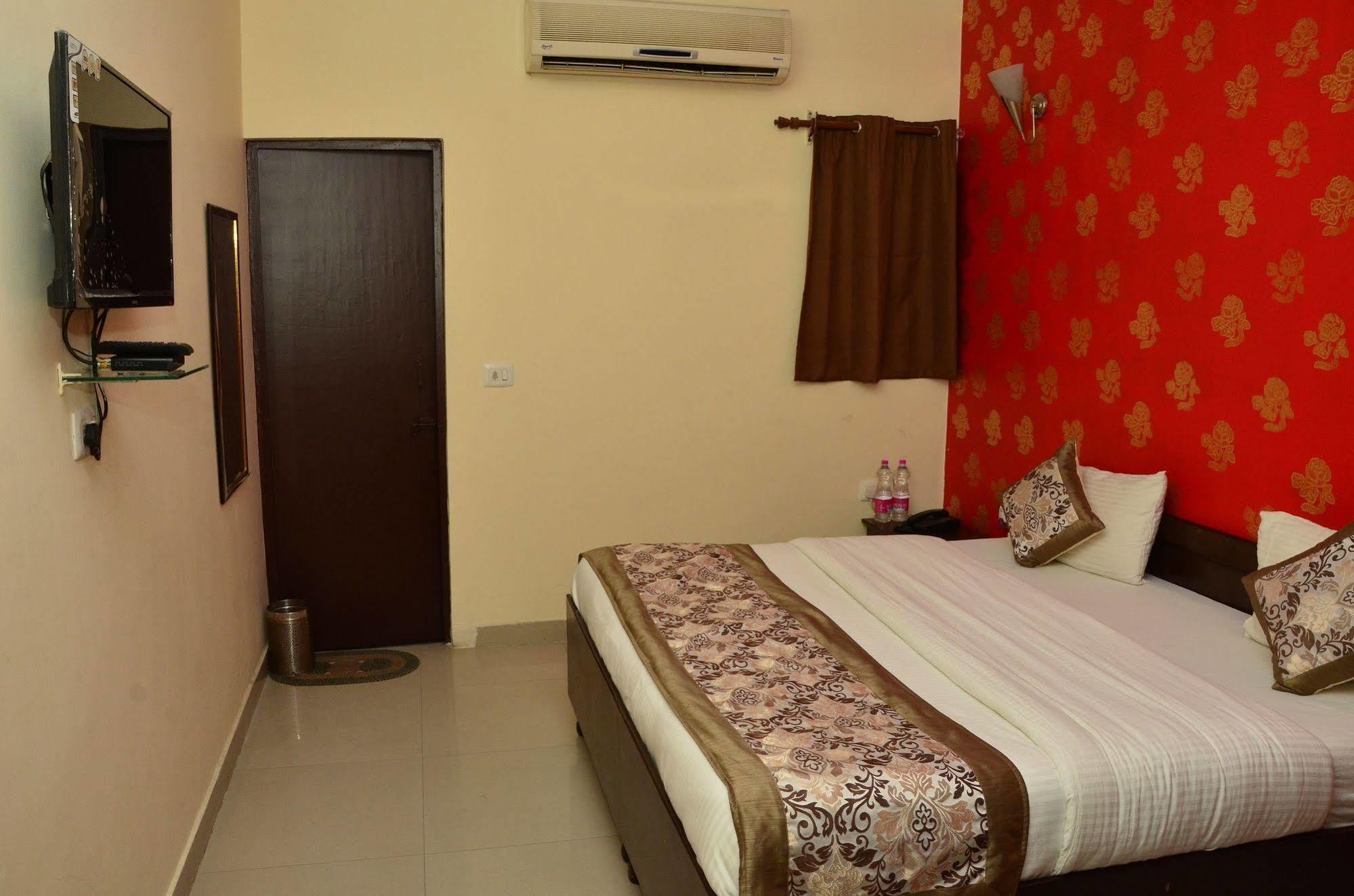 Super Hotel O Global New Delhi Eksteriør bilde